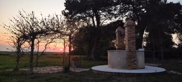Alba sul mare vista dall’Agriturismo Arkadia