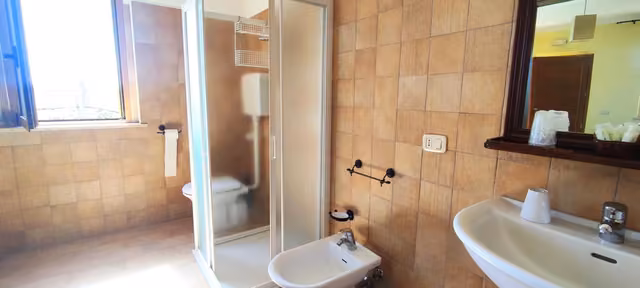 Bagno privato di una camera dell’agriturismo